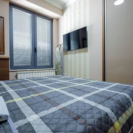 Apartamento Ideal For Families & Couples With Free Private Garage Parking *
