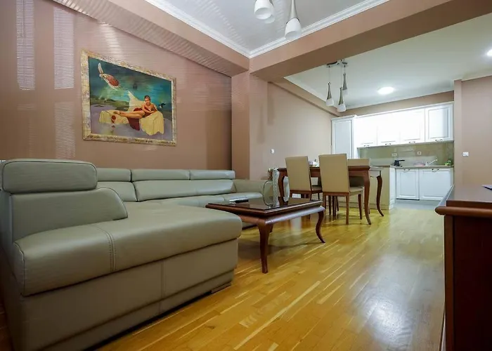 Ideal For Families Couples Apartment *